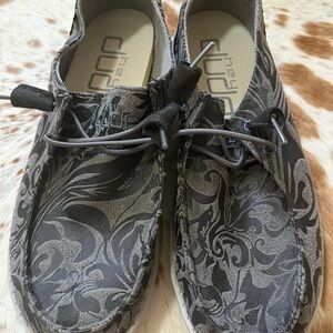 Hey Dude Women’s Size 6 Black Tooled Patterned Shoes
